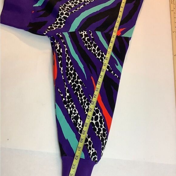 Women’s Nike Sweater Size Small 90’s Sportswear Inspired BRAND NEW - Picture 8 of 9